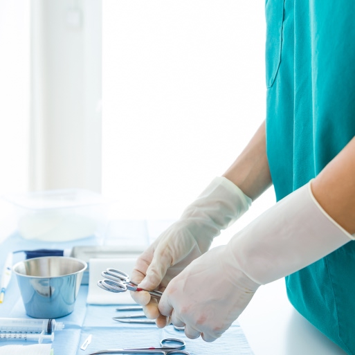 Dr. Víctor Gómez Ponce